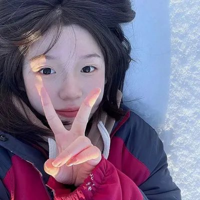 保姆让她的儿子钻进我卧室